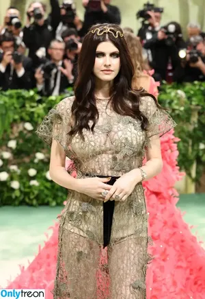 Alexandra Daddario / alexandradaddario nude photo #2559