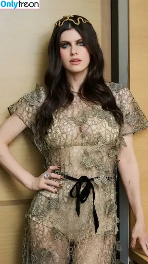 Alexandra Daddario / alexandradaddario nude photo #2702