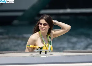 Alexandra Daddario / alexandradaddario nude photo #2778