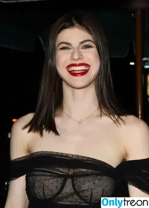 Alexandra Daddario / alexandradaddario nude photo #2823