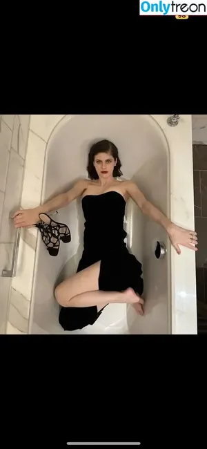 Alexandra Daddario / alexandradaddario nude photo #2848