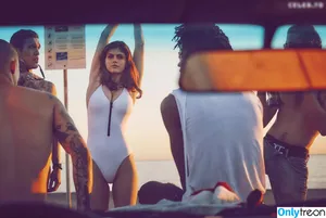 Alexandra Daddario / alexandradaddario nude photo #2930