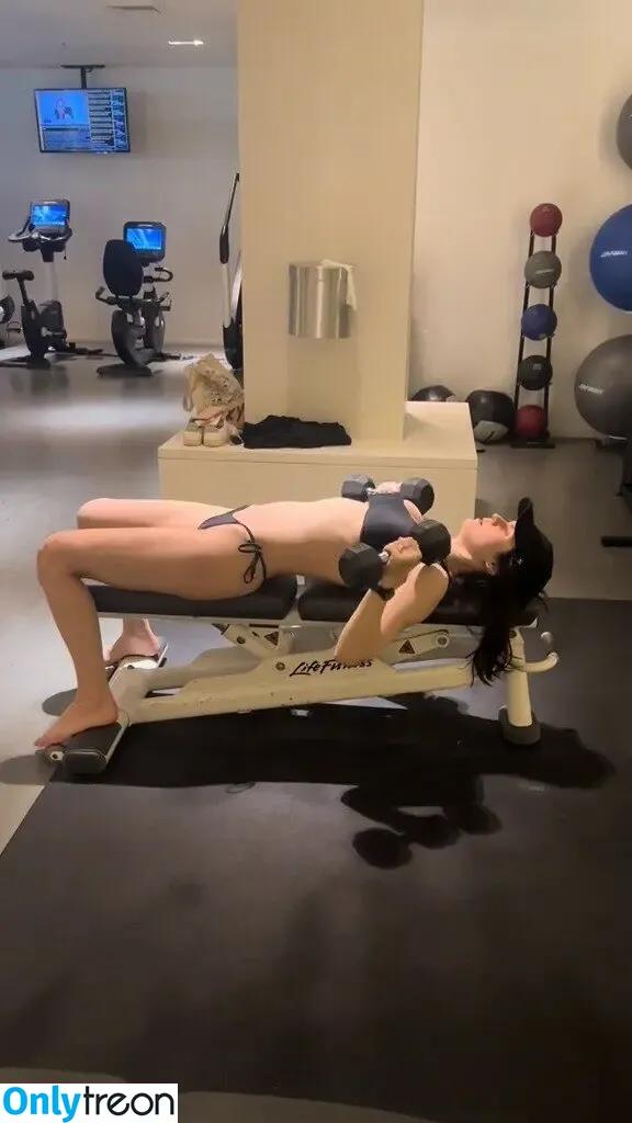 Alexandra Daddario nude photo #2535 (alexandradaddario)