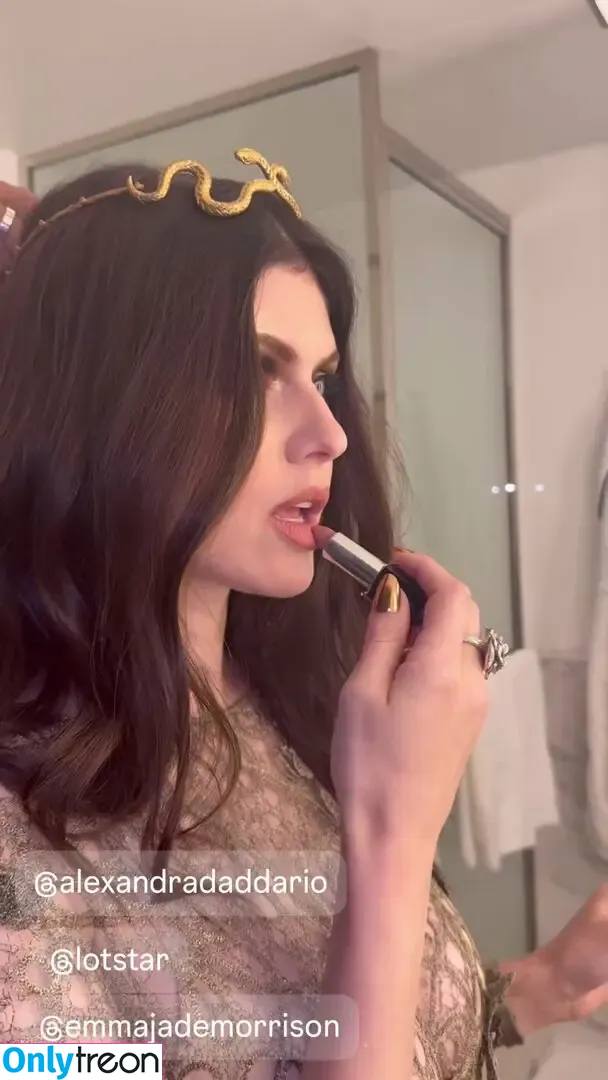 Alexandra Daddario nude photo #2586 (alexandradaddario)
