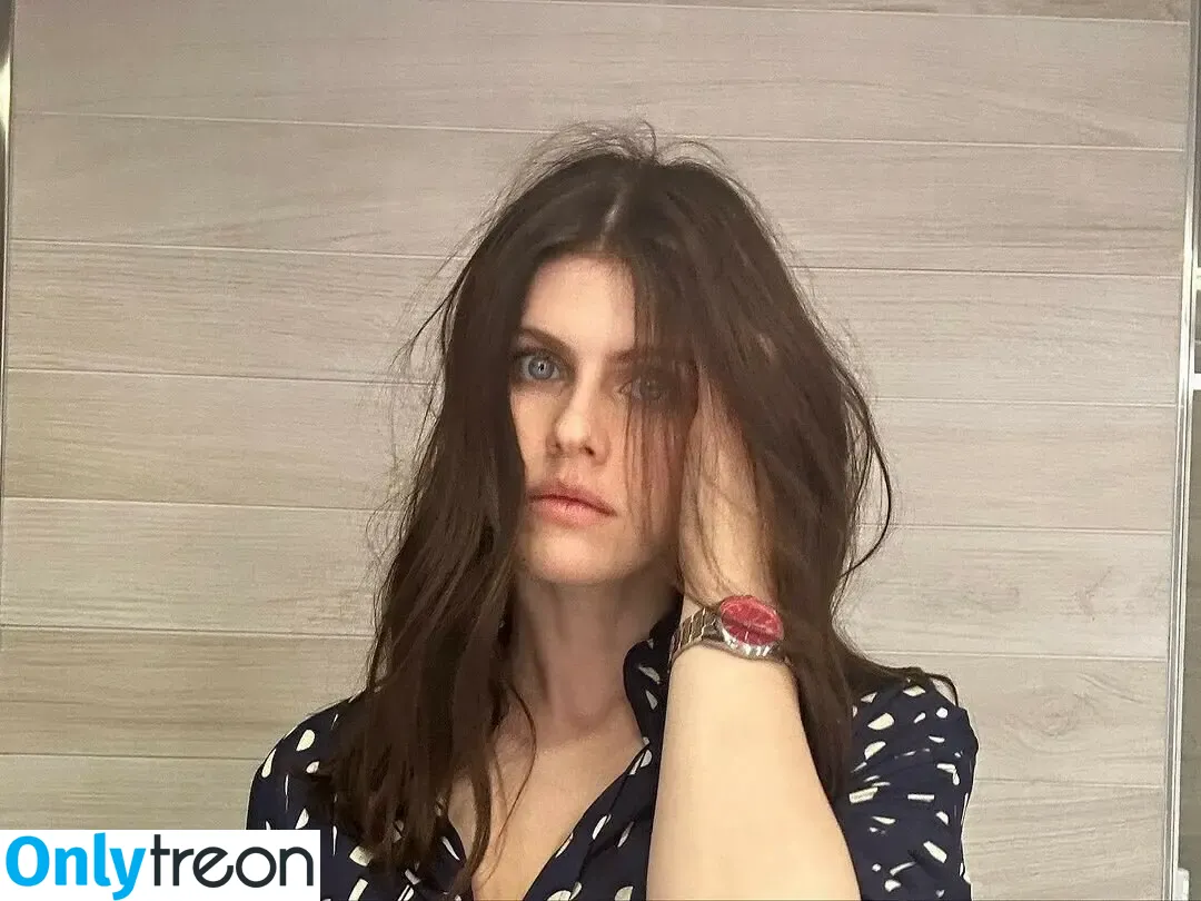 Alexandra Daddario nude photo #2787 (alexandradaddario)