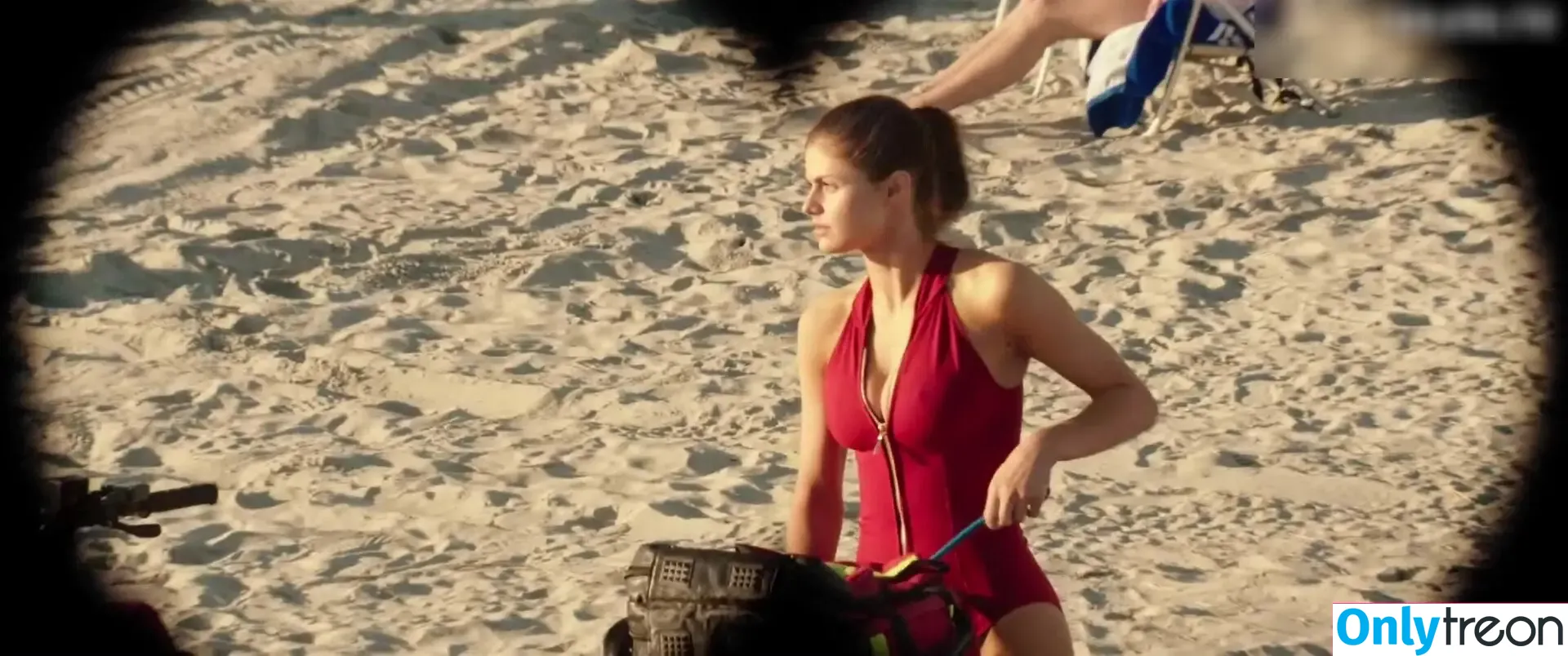 Alexandra Daddario nude photo #2959 (alexandradaddario)