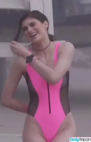 Alexandra Daddario / alexandradaddario nude photo #3178