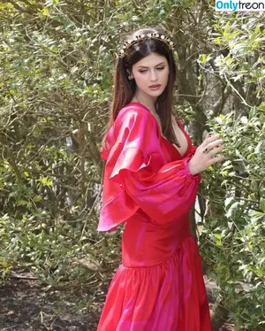 Alexandra Daddario / alexandradaddario nude photo #3744