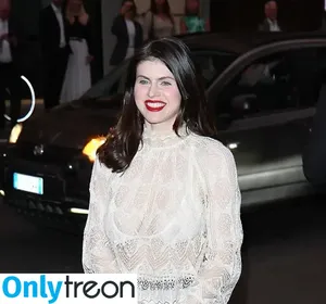 Alexandra Daddario / alexandradaddario nude photo #3758