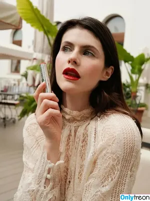 Alexandra Daddario / alexandradaddario nude photo #3814