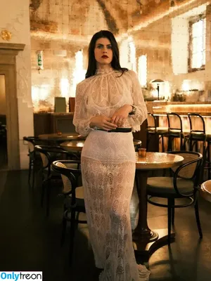 Alexandra Daddario / alexandradaddario nude photo #3815