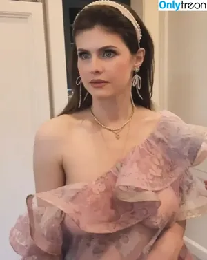 Alexandra Daddario / alexandradaddario nude photo #3824