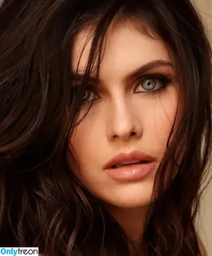 Alexandra Daddario / alexandradaddario nude photo #3837
