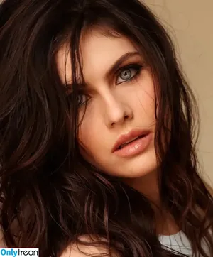 Alexandra Daddario / alexandradaddario nude photo #3839
