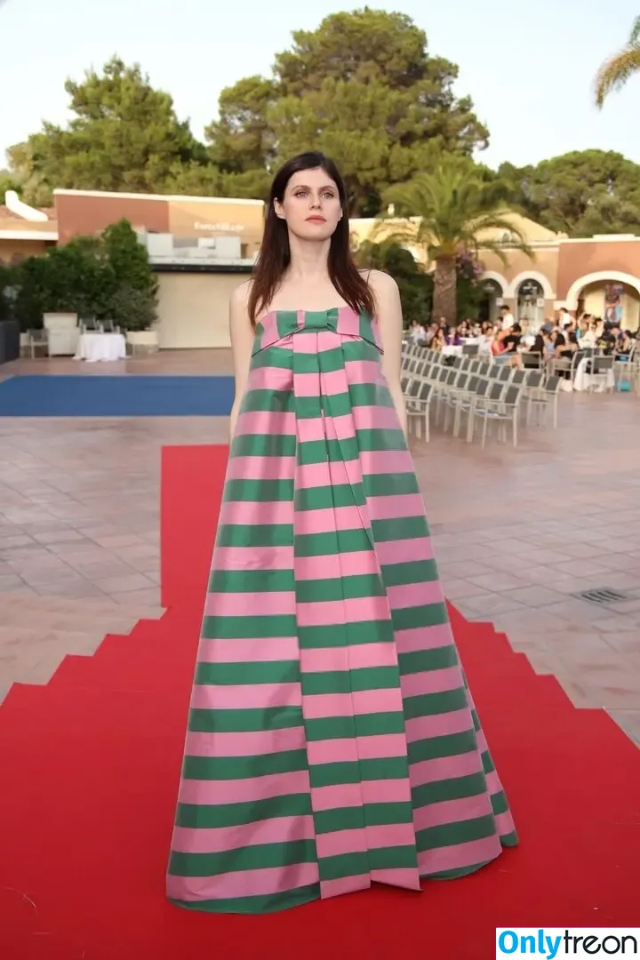 Alexandra Daddario nude photo #3043 (alexandradaddario)