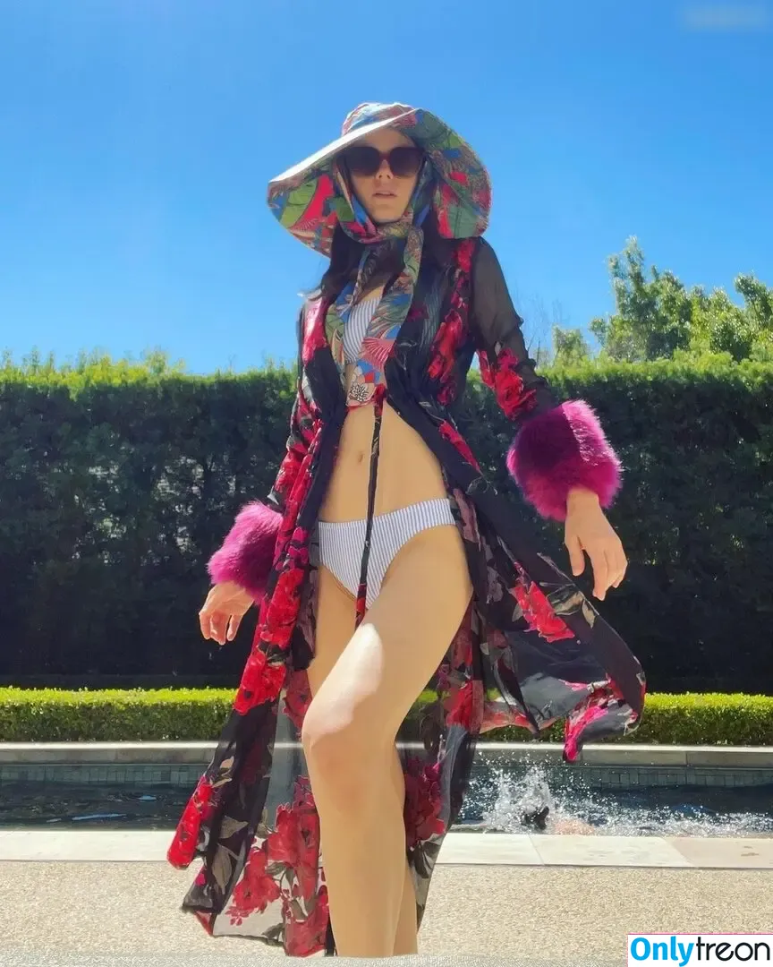 Alexandra Daddario nude photo #3115 (alexandradaddario)