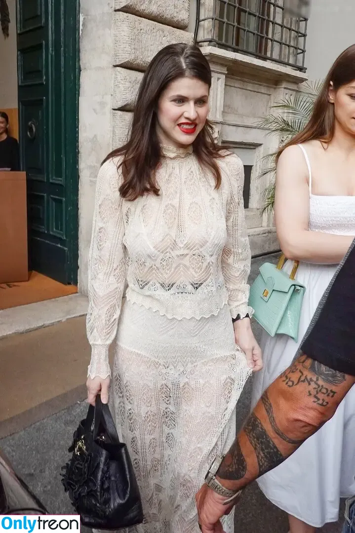 Alexandra Daddario nude photo #3821 (alexandradaddario)
