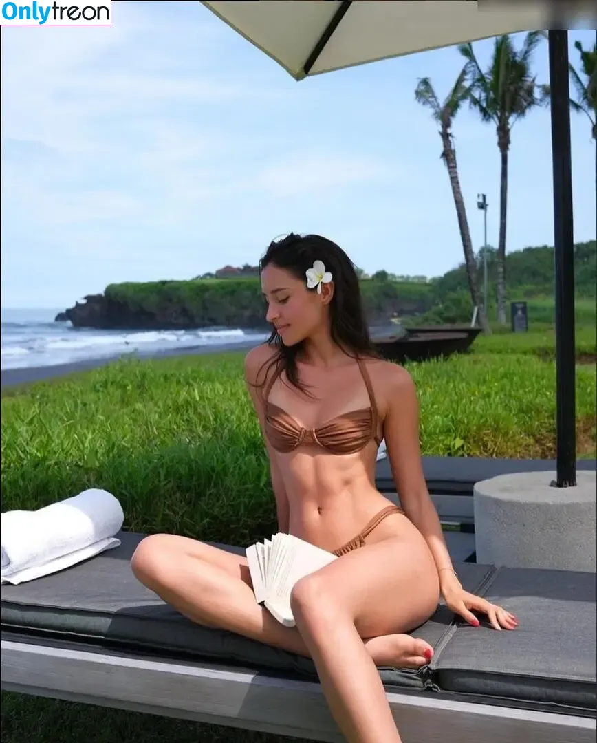 Alexandra Malena Saint Mleux nude photo #0017 (alexandrasaintmleux)