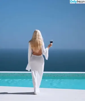 Alexandra Stan / alexandrastan nude photo #1983