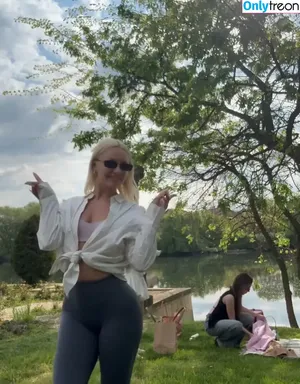 Alexandra Stan / alexandrastan nude photo #2000