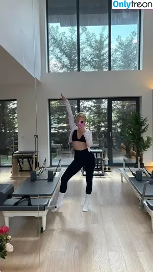 Alexandra Stan / alexandrastan nude photo #2082