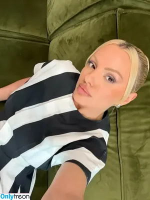 Alexandra Stan / alexandrastan nude photo #2178