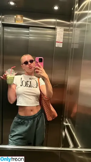 Alexandra Stan / alexandrastan nude photo #2179