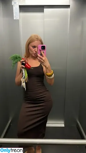 Alexandra Stan / alexandrastan nude photo #2202