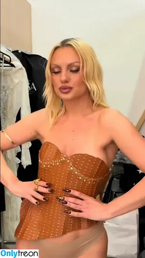 Alexandra Stan / alexandrastan nude photo #2216
