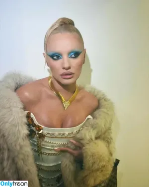 Alexandra Stan / alexandrastan nude photo #2301