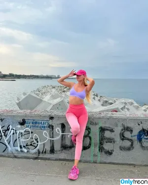 Alexandra Stan / alexandrastan nude photo #2320