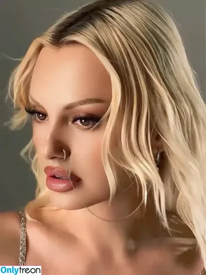 Alexandra Stan / alexandrastan nude photo #2338