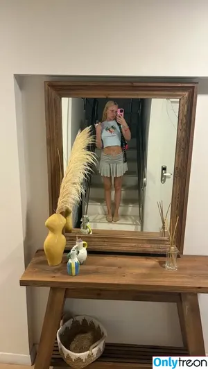 Alexandra Stan / alexandrastan nude photo #2349