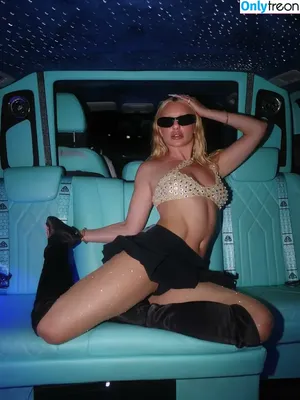 Alexandra Stan / alexandrastan nude photo #2397