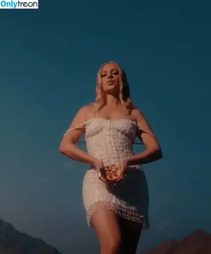Alexandra Stan / alexandrastan nude photo #2426
