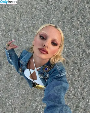 Alexandra Stan / alexandrastan nude photo #2555