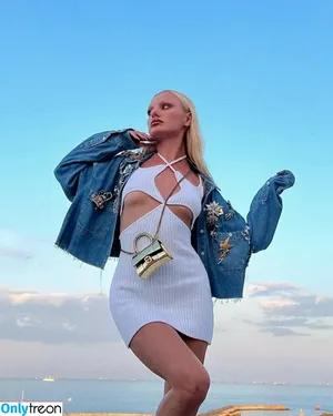 Alexandra Stan / alexandrastan nude photo #2557
