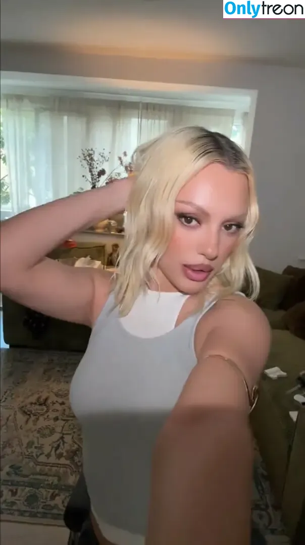 Alexandra Stan nude photo #2155 (alexandrastan)