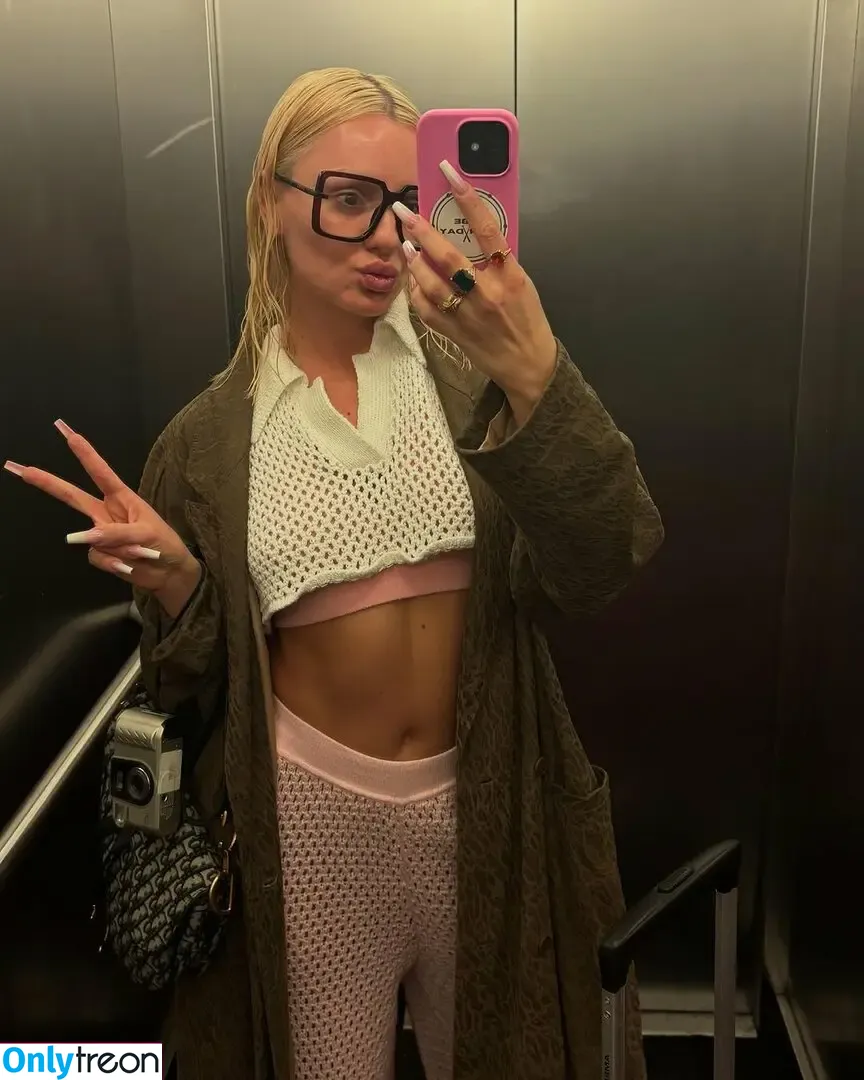 Alexandra Stan nude photo #2161 (alexandrastan)