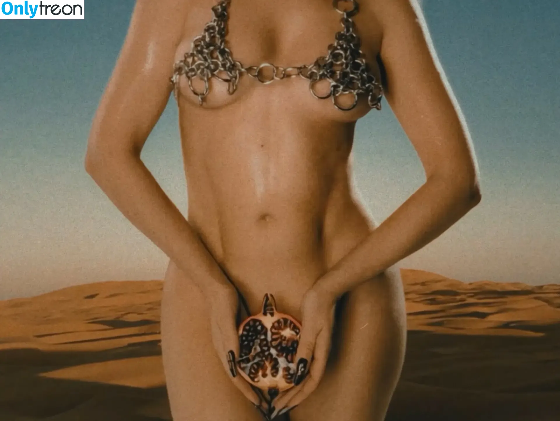 Alexandra Stan nude photo #2182 (alexandrastan)