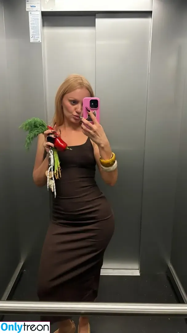 Alexandra Stan nude photo #2202 (alexandrastan)