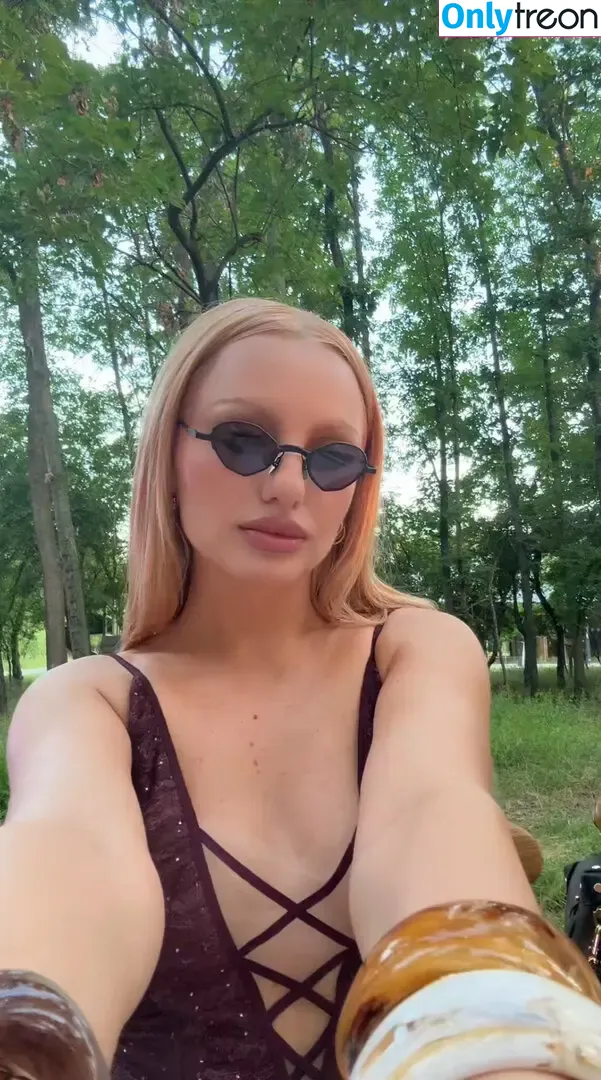 Alexandra Stan nude photo #2256 (alexandrastan)