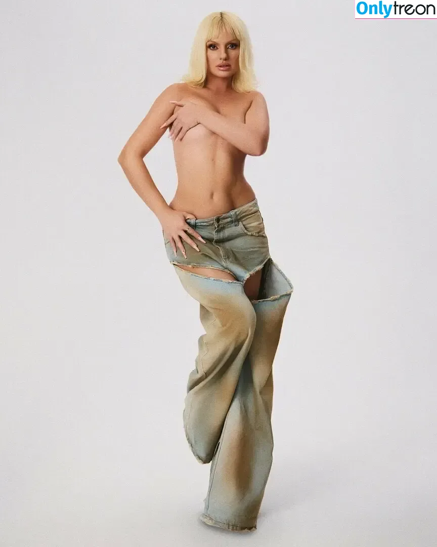 Alexandra Stan nude photo #2271 (alexandrastan)