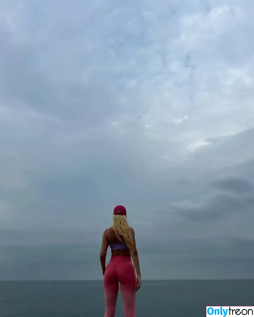 Alexandra Stan nude photo #2317 (alexandrastan)