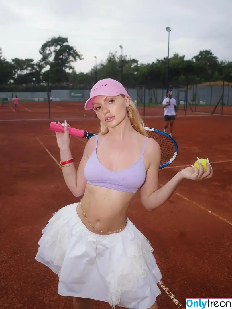 Alexandra Stan nude photo #2391 (alexandrastan)