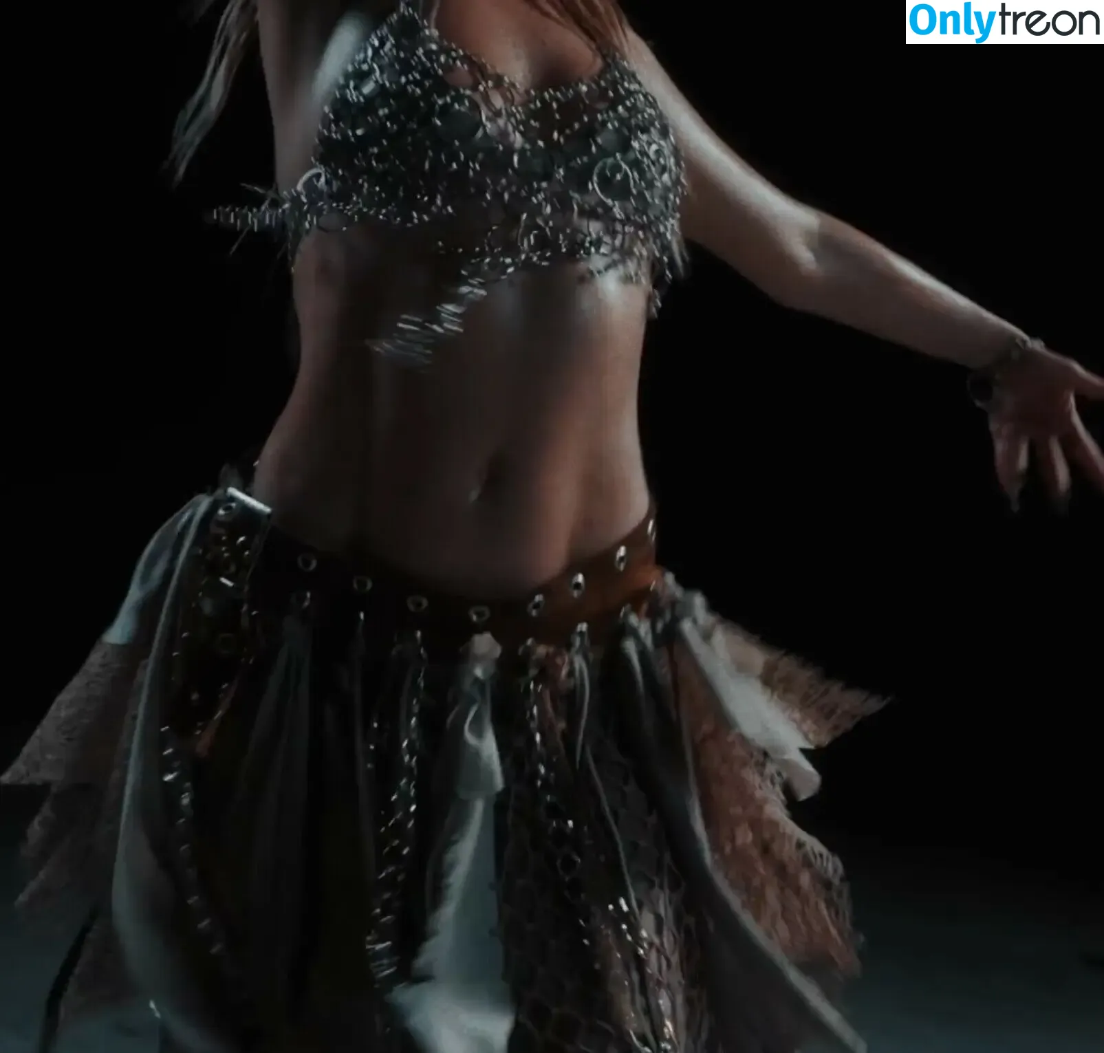 Alexandra Stan nude photo #2405 (alexandrastan)