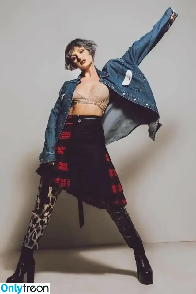 Alexandra Stan nude photo #2575 (alexandrastan)