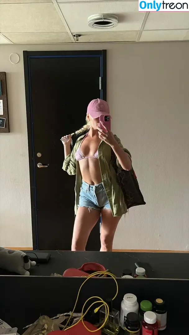 Alexandra Stan nude photo #2600 (alexandrastan)
