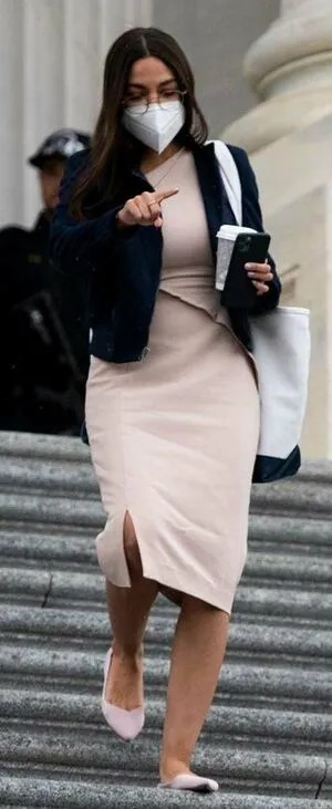 Alexandria Ocasio-Cortez / AOC / Alexandria Ocasio Cortez nude photo #0091