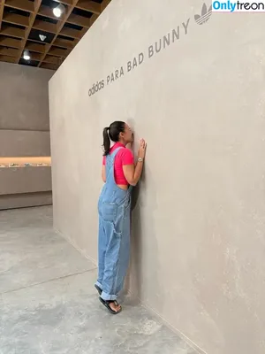 Alexandria Ocasio-Cortez / AOC / Alexandria Ocasio Cortez nude photo #0339